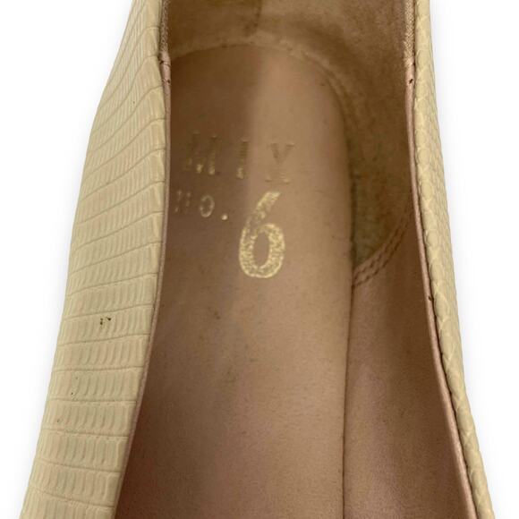 MIX NO 6 Tan Gator Pattern Round Toe Flats - Picture 6 of 10